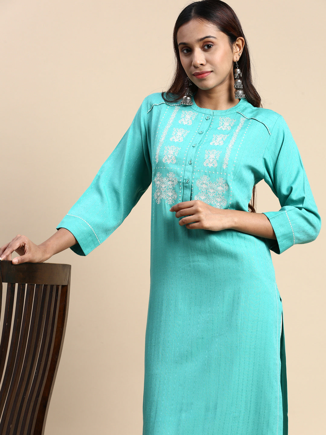 Women Cotton Embroidered Mandarin Collar Straight Cut Green Kurti EK25-Front alternative view