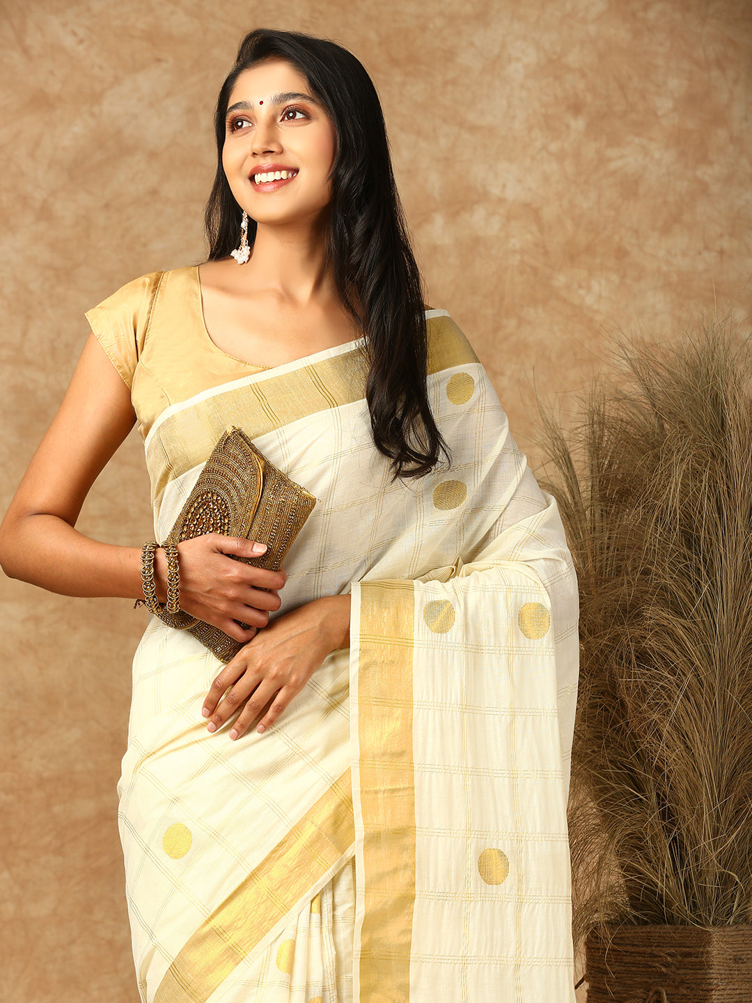 Women Kerala Cream Checked Saree KS136