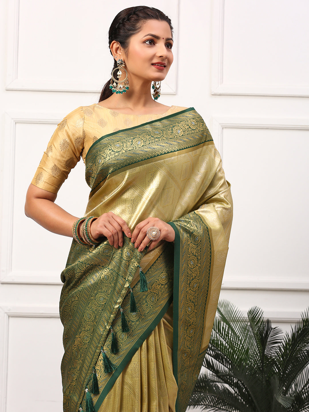 Womens Semi Silk Saree Green SS261