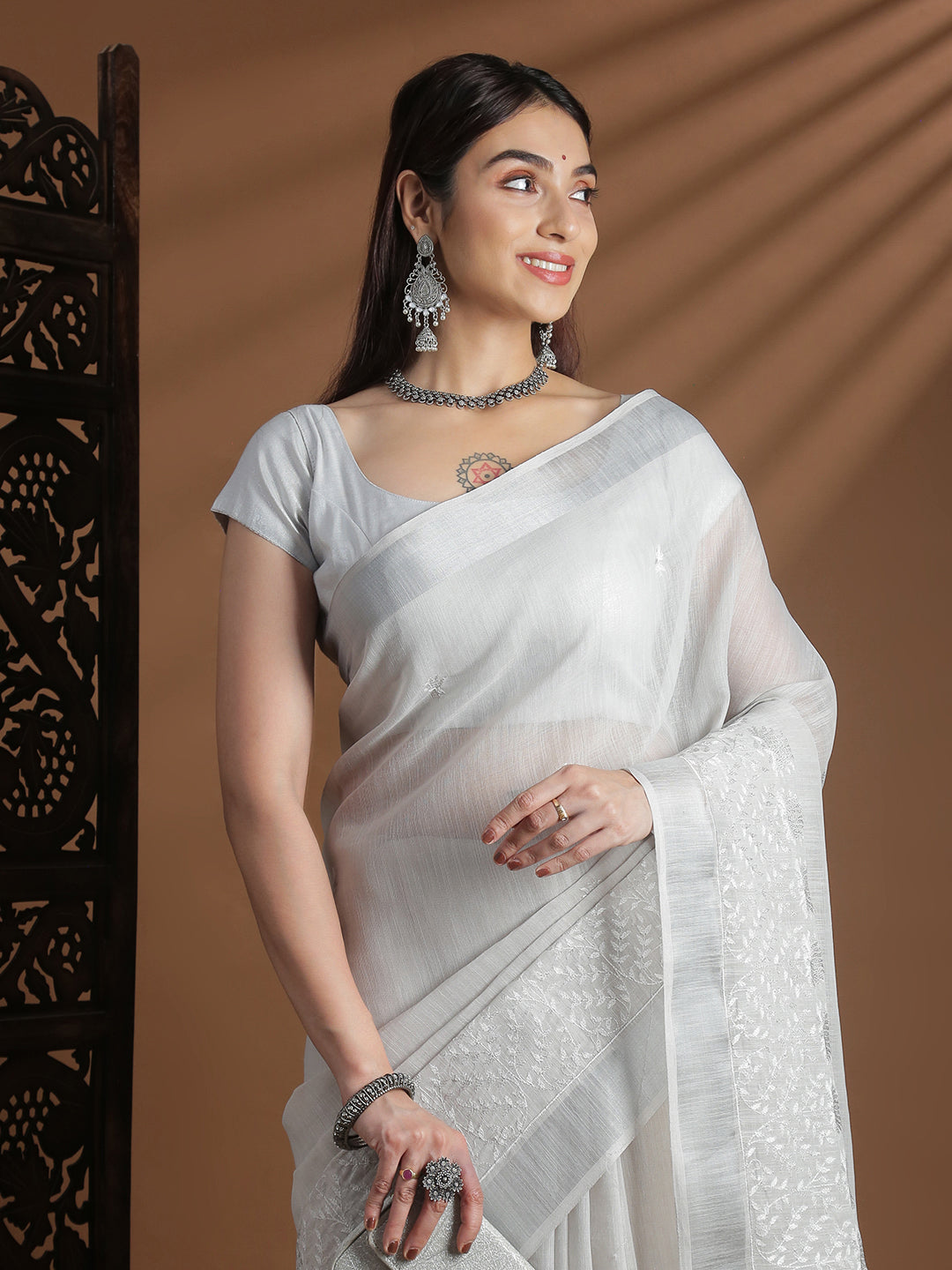 Women Grey Semi Linen Embroidered Saree SL237