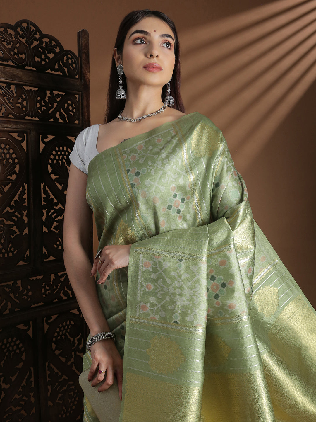 Women Semi Tussar Weaving Green Saree ST318