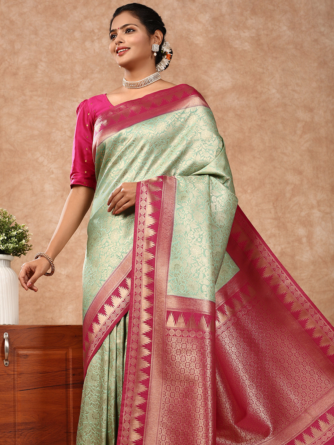 Women Semi Silk Saree Green SS208