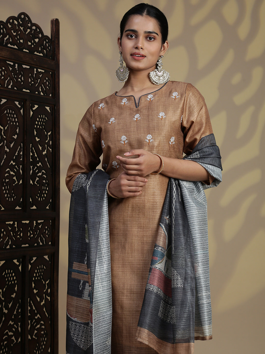 Women Cotton Golden Colour Flower Embroidered Kurti Set EKS94