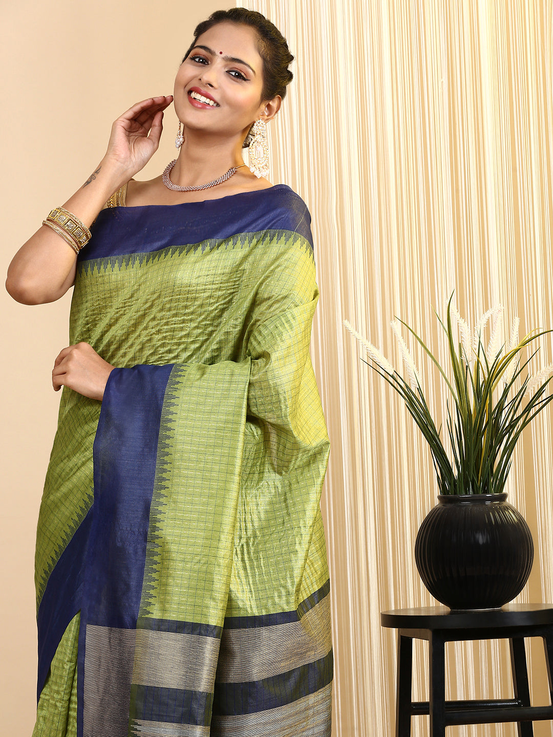 Womens Semi Tussar Weaving Saree Green ST183