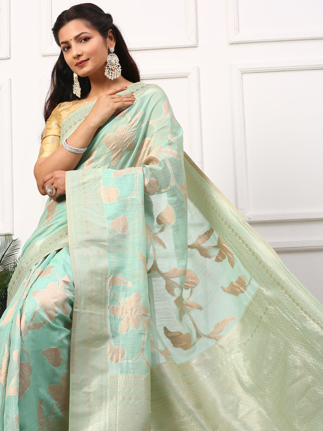 Women Semi Linen Weaving Saree Green SL133