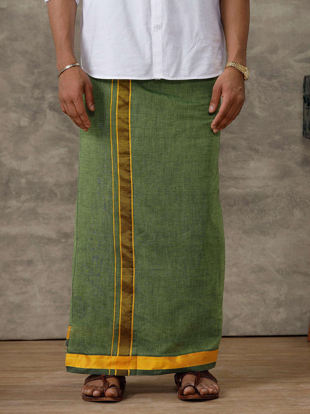 Men Green Lungi with Fancy Border Colour Diamond CD01