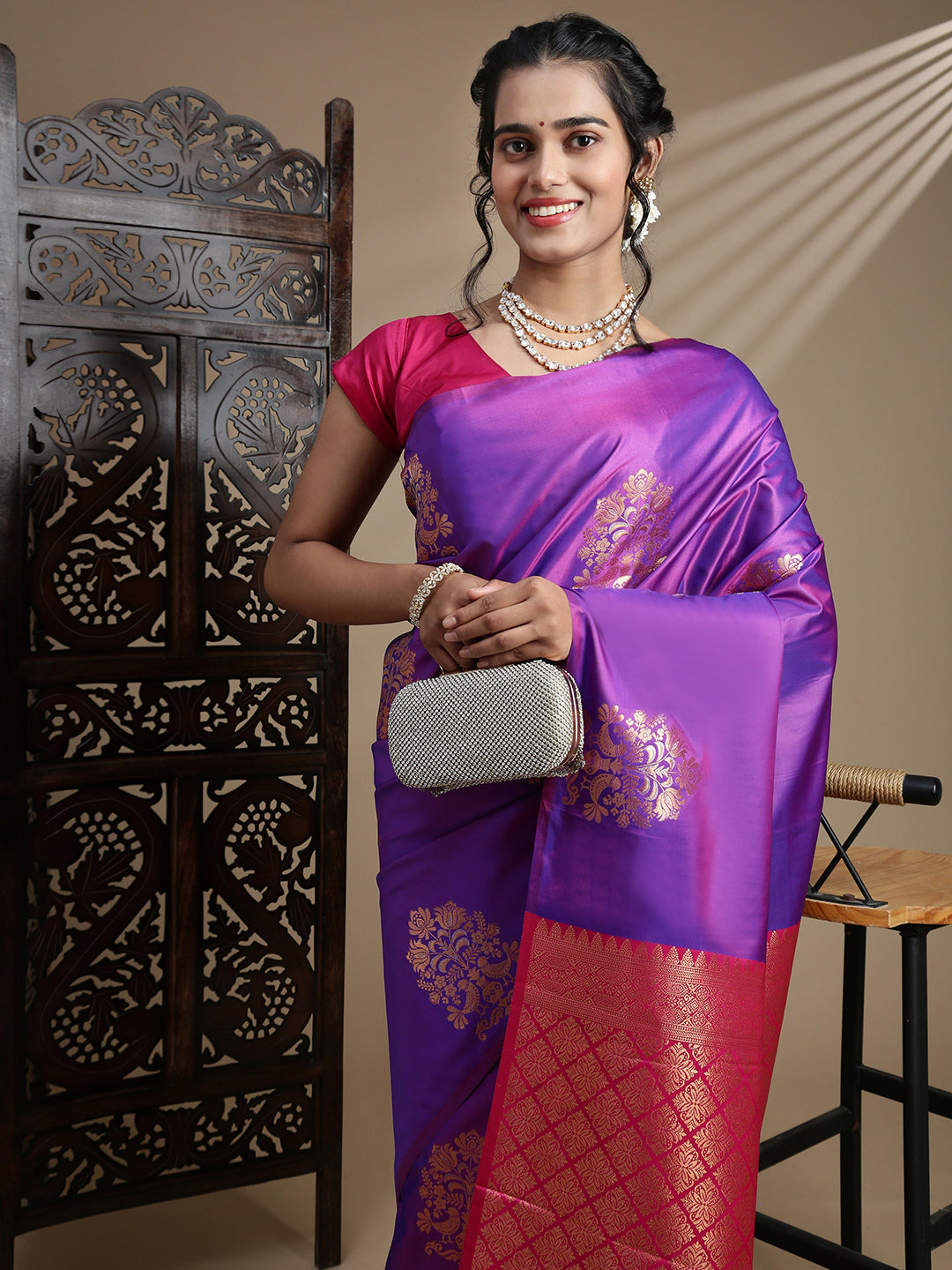 Women Majenta Semi Soft Silk Saree SS384
