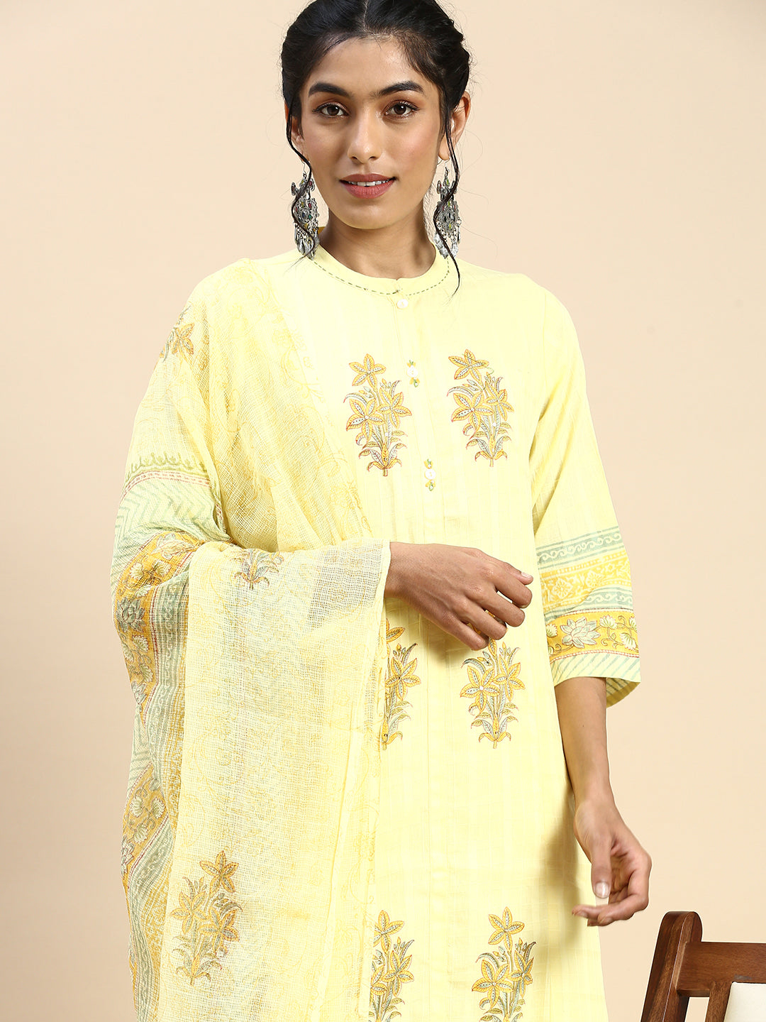 Women Cotton Yellow Collar Neck Straight Cut Print & Embroidered Kurti Set PKS16-Close view