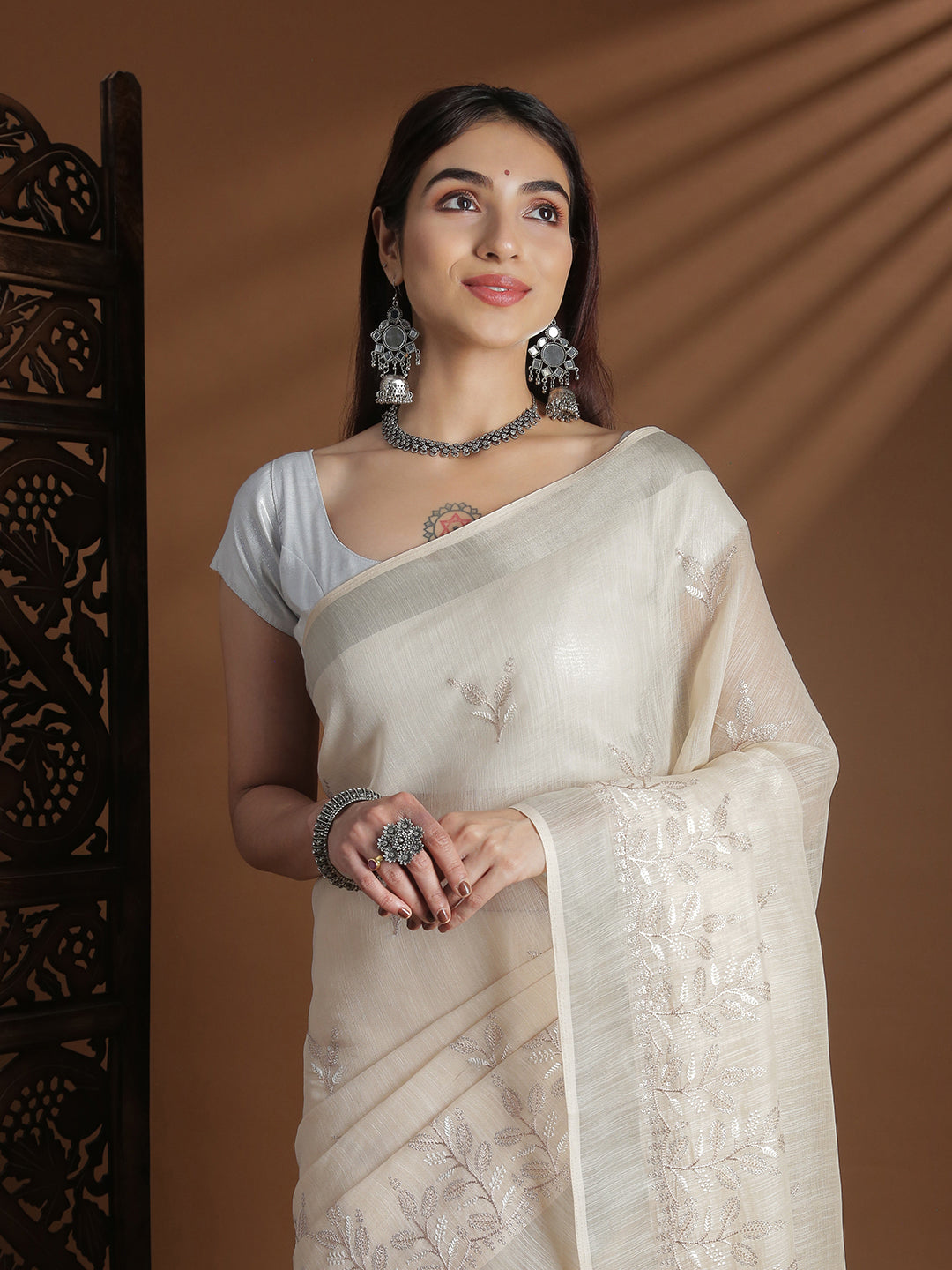 Women Light Beige Semi Linen Embroidered Saree SL244