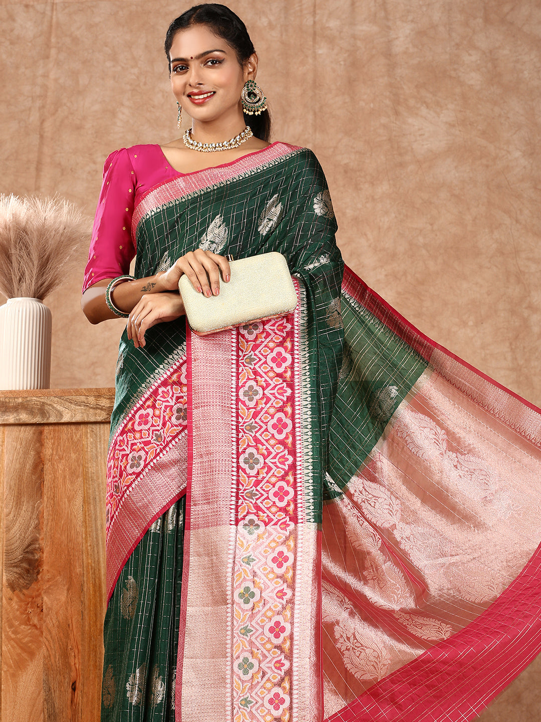 Women Semi Raw Silk Weaving Saree Green SRS84