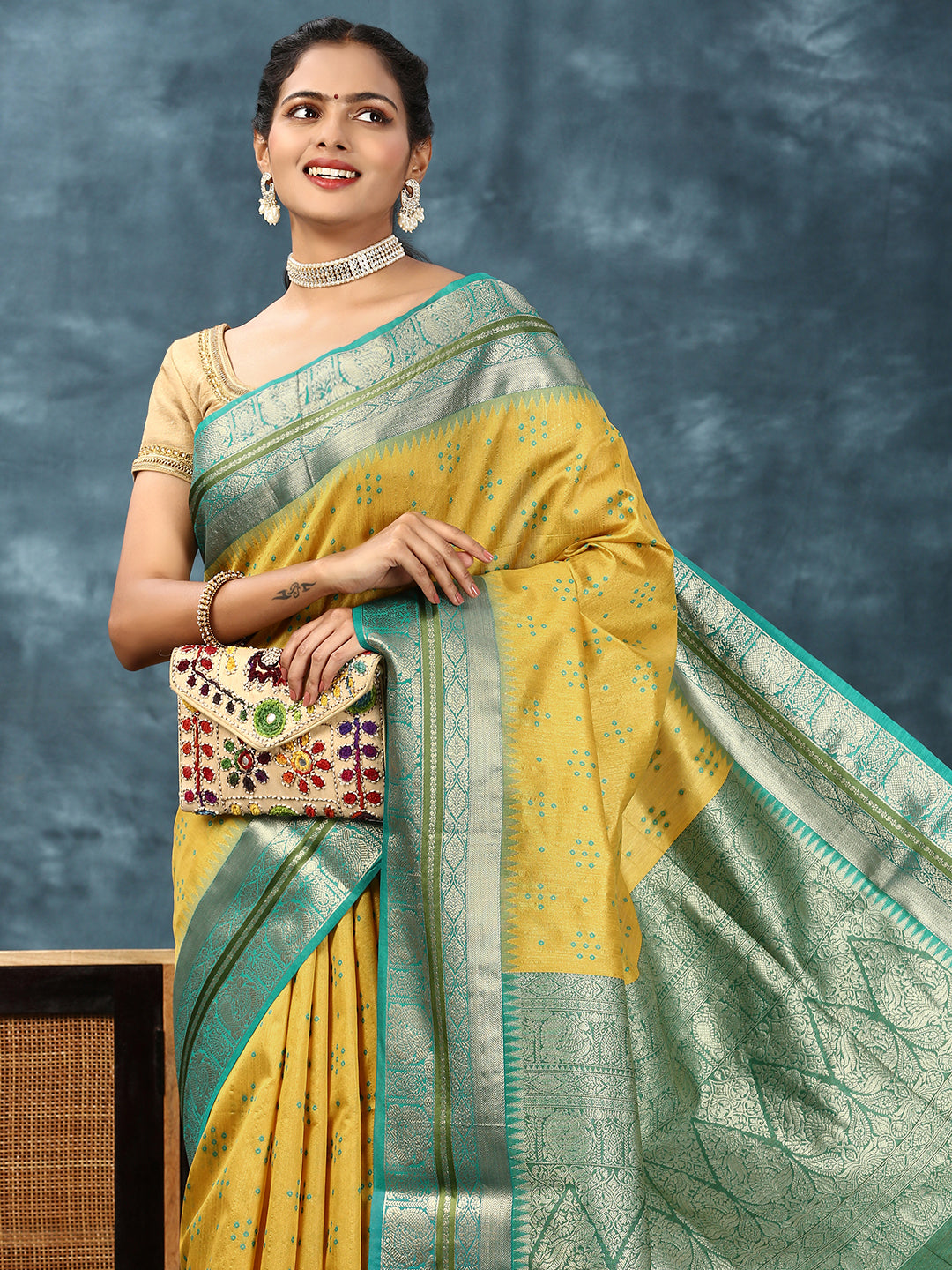 Womens Semi Cotton Weaving Saree SCS95