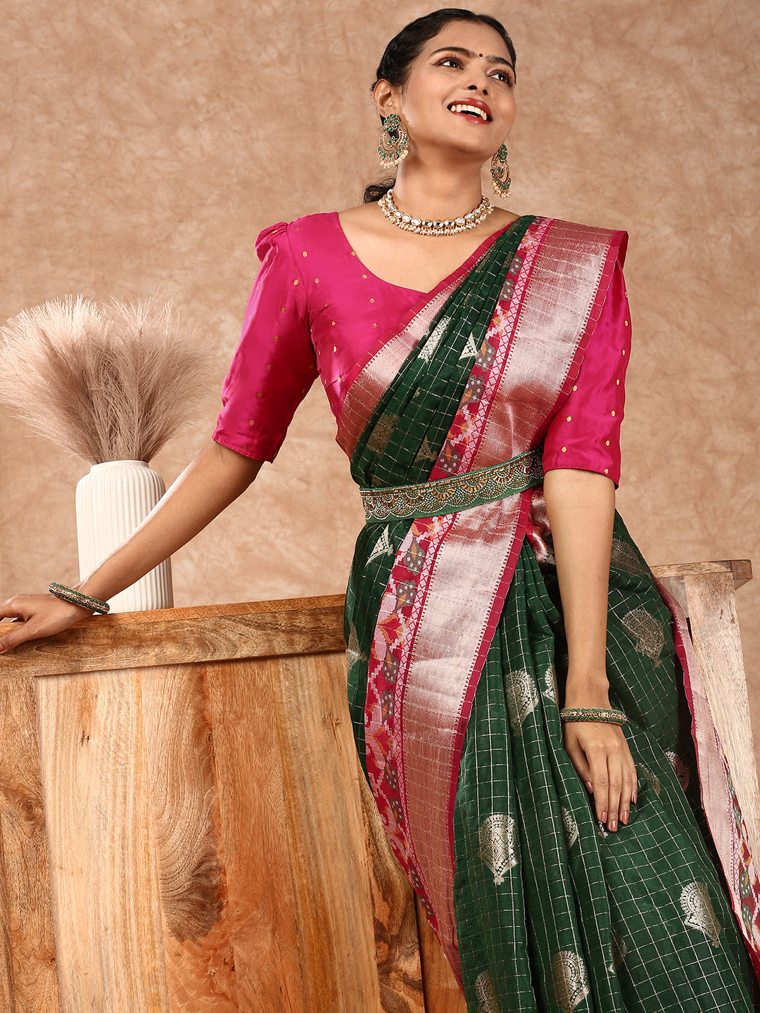 Women Semi Raw Silk Weaving Saree Green SRS78