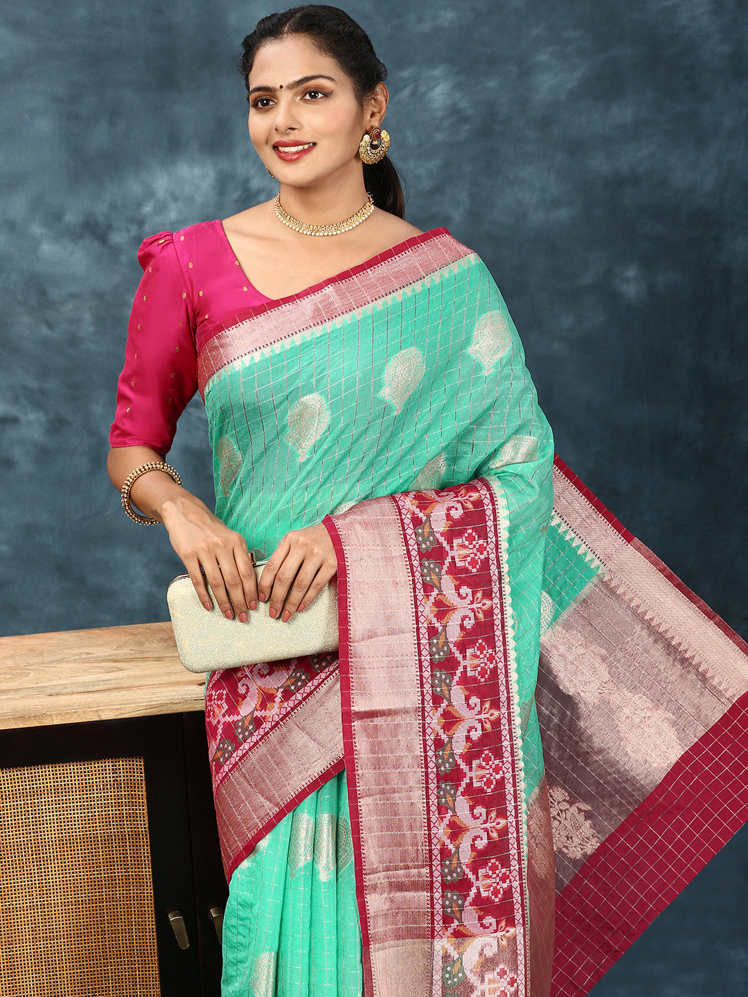 Women Semi Raw Silk Weaving Saree Green SRS85