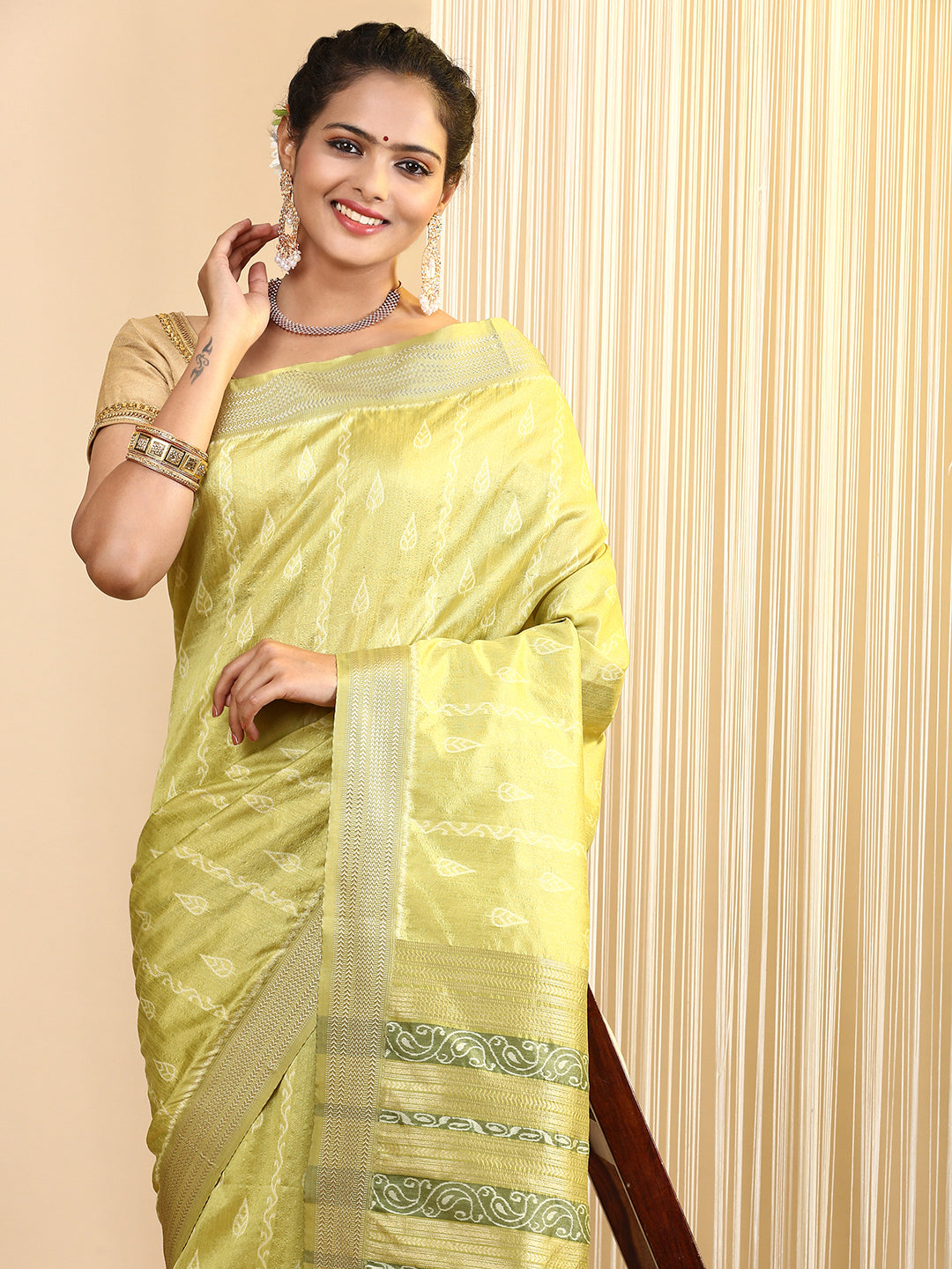 Women Semi Tussar Weaving Saree Green ST177