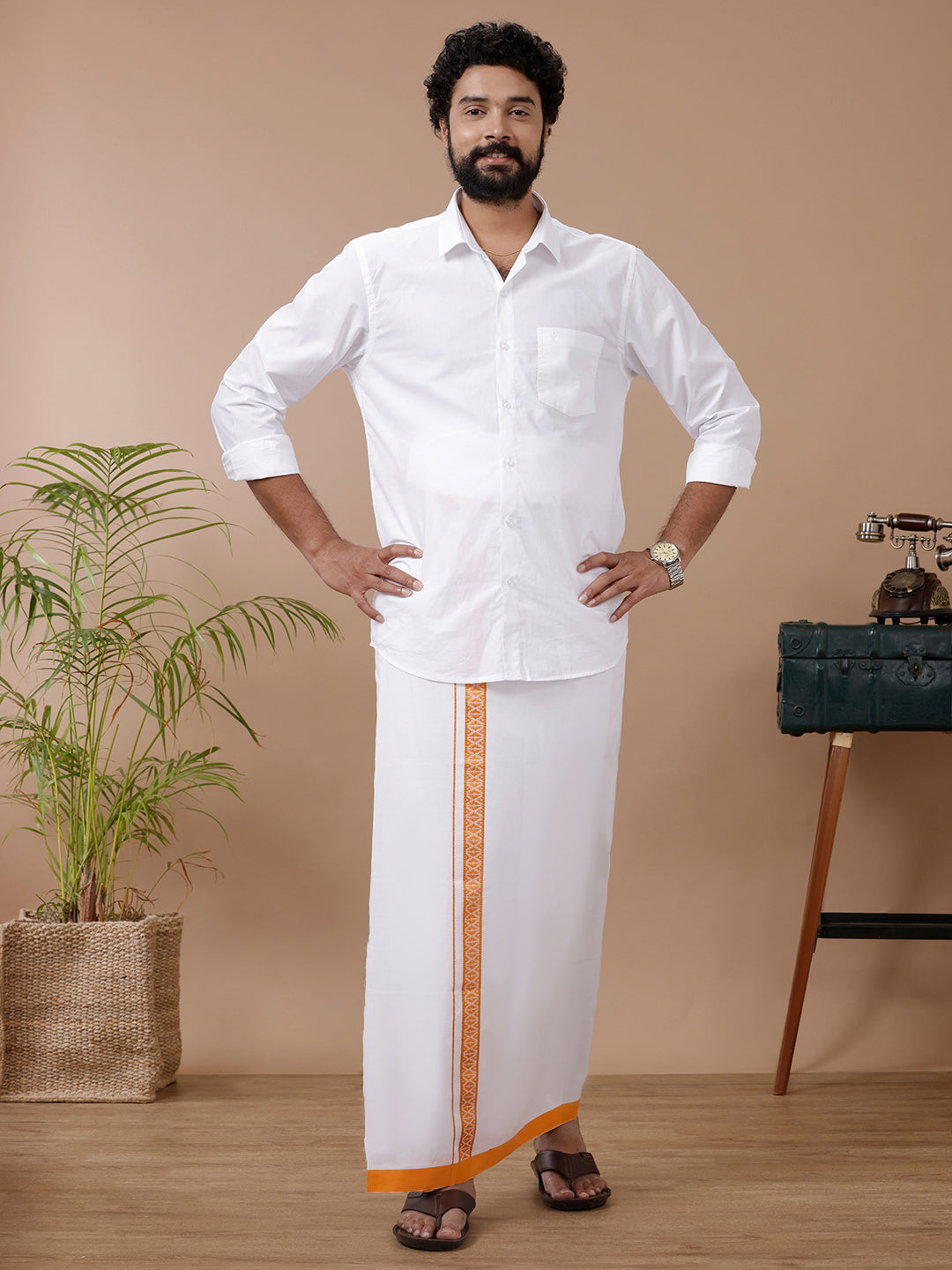 Mens Gold Fancy Border Single Dhoti GR02