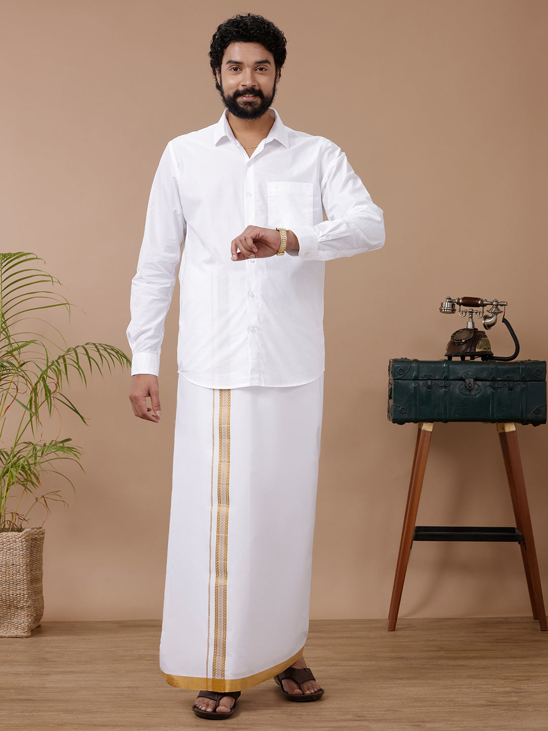 Mens Gold Fancy Border Single Layer Dhoti GG01