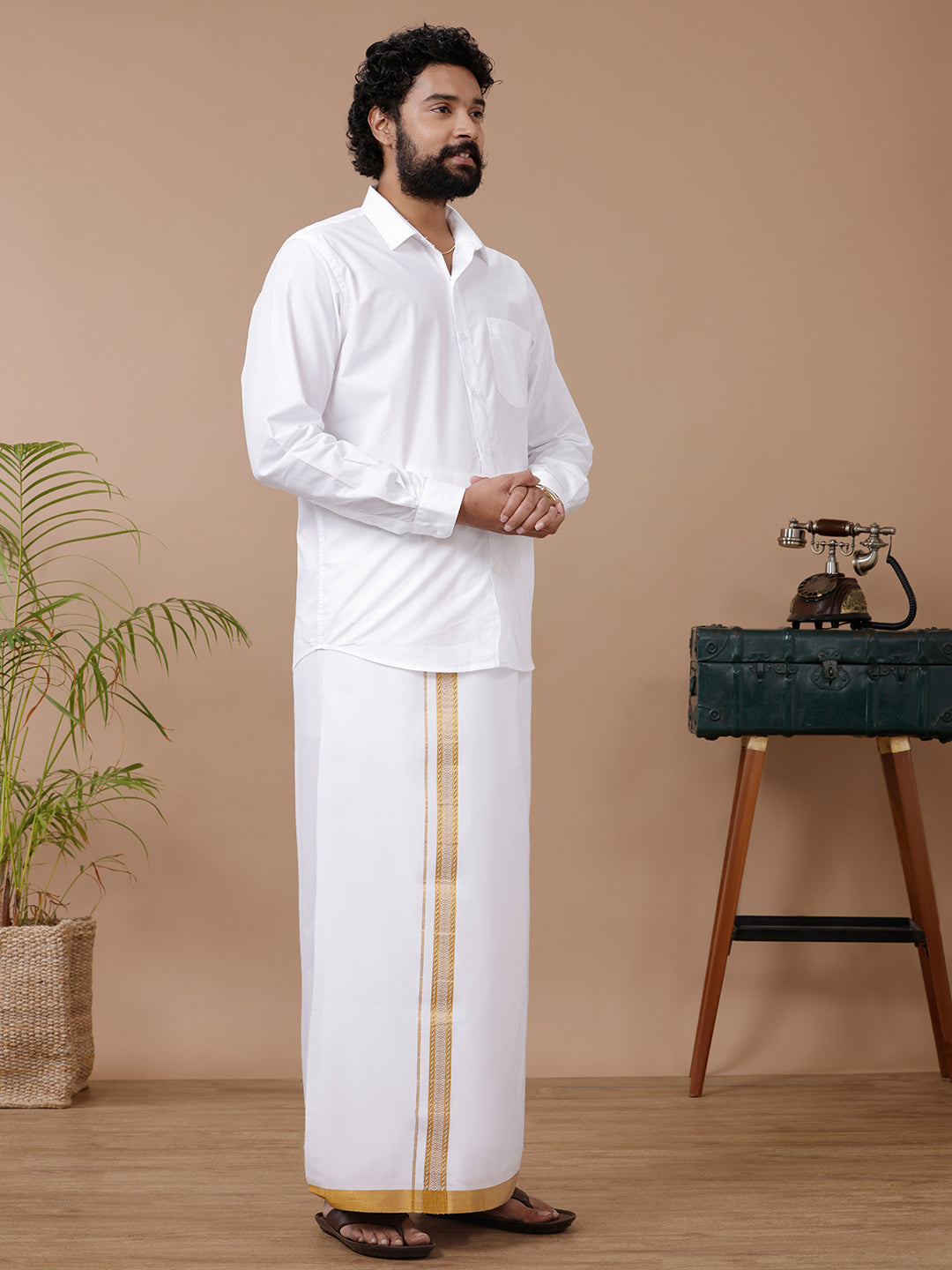 Mens Gold Fancy Border Single Layer Dhoti GG01