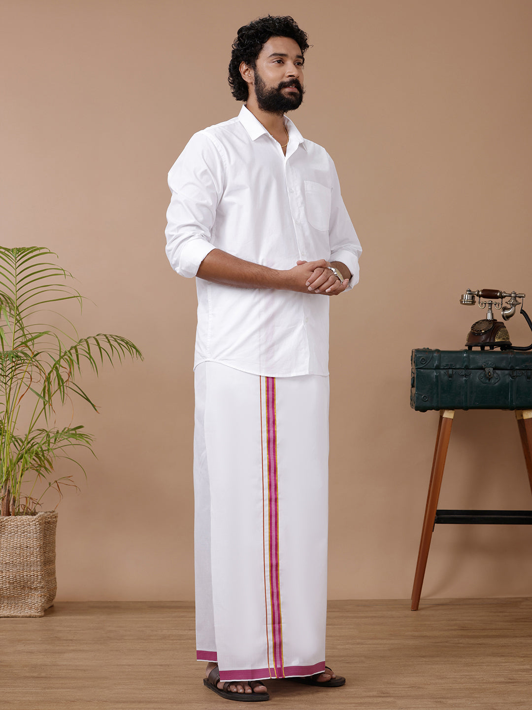 Men Gold Fancy Border Single Dhoti HGF16