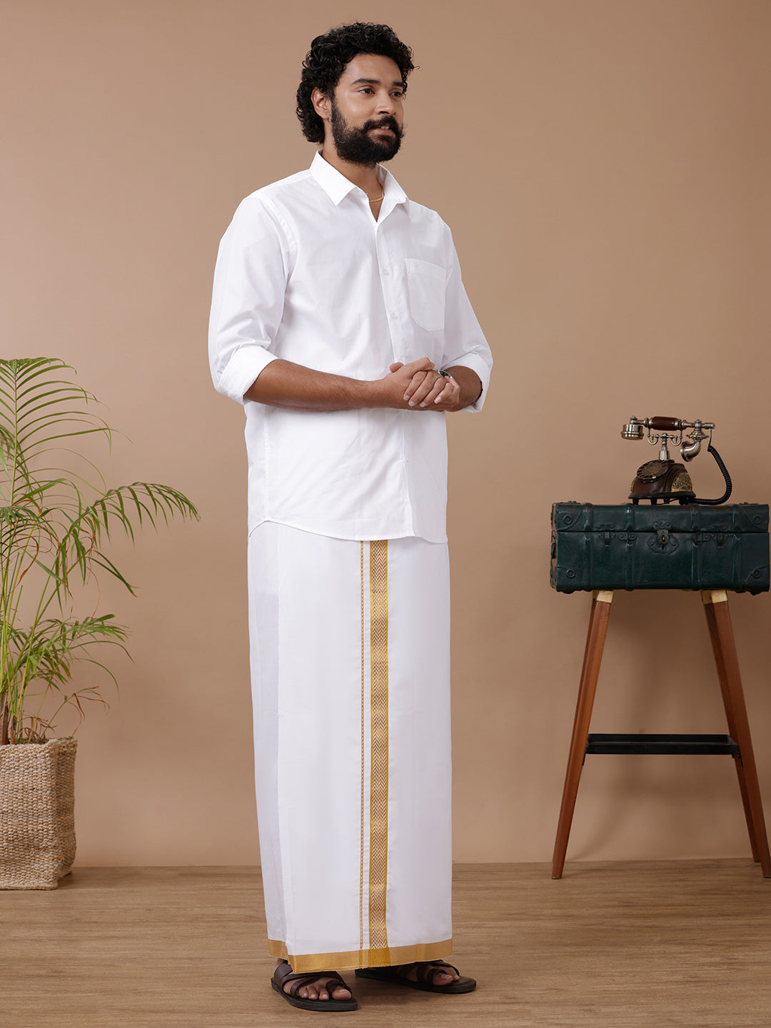 Mens Gold Fancy Border Single Dhoti GG02