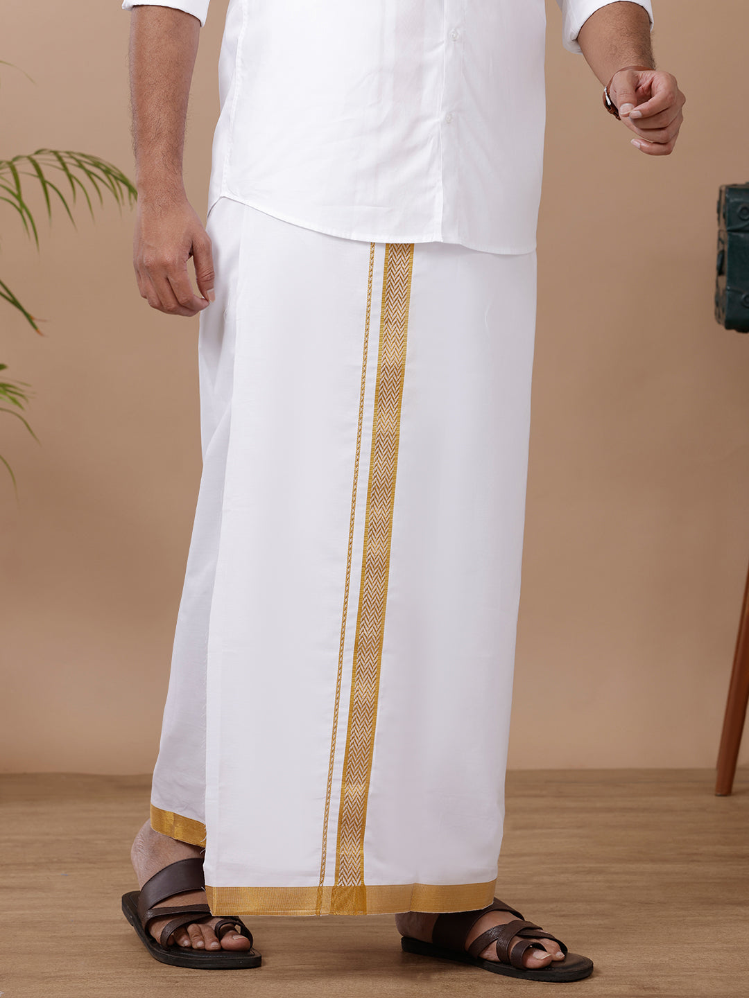 Men Gold Fancy Border Single Dhoti GG02