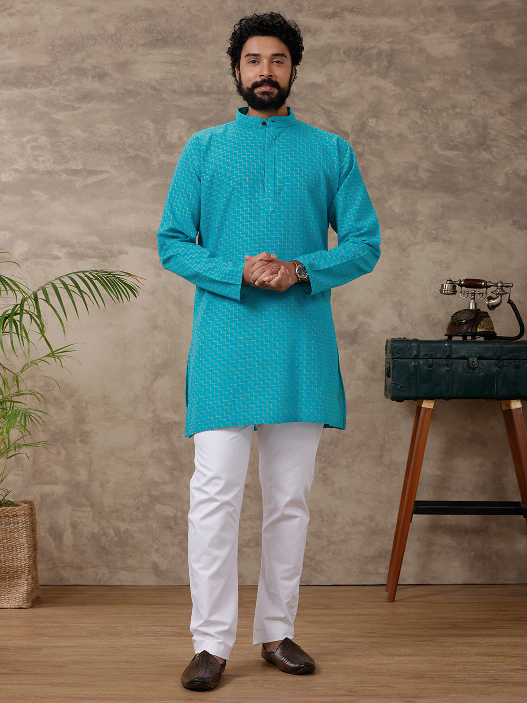 Men Medium Length Pocket Kurta Green PB36