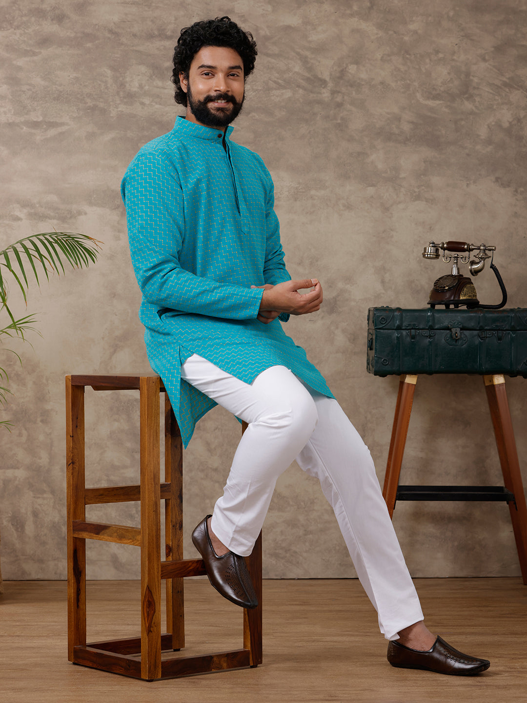 Men Medium Length Pocket Kurta Green PB36