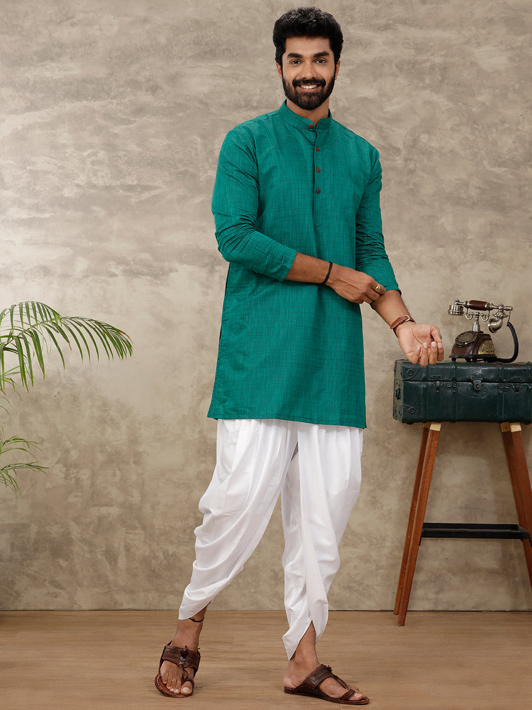 Men Cotton Full Sleeves Dark Green Medium Length Pocket Kurta FS5