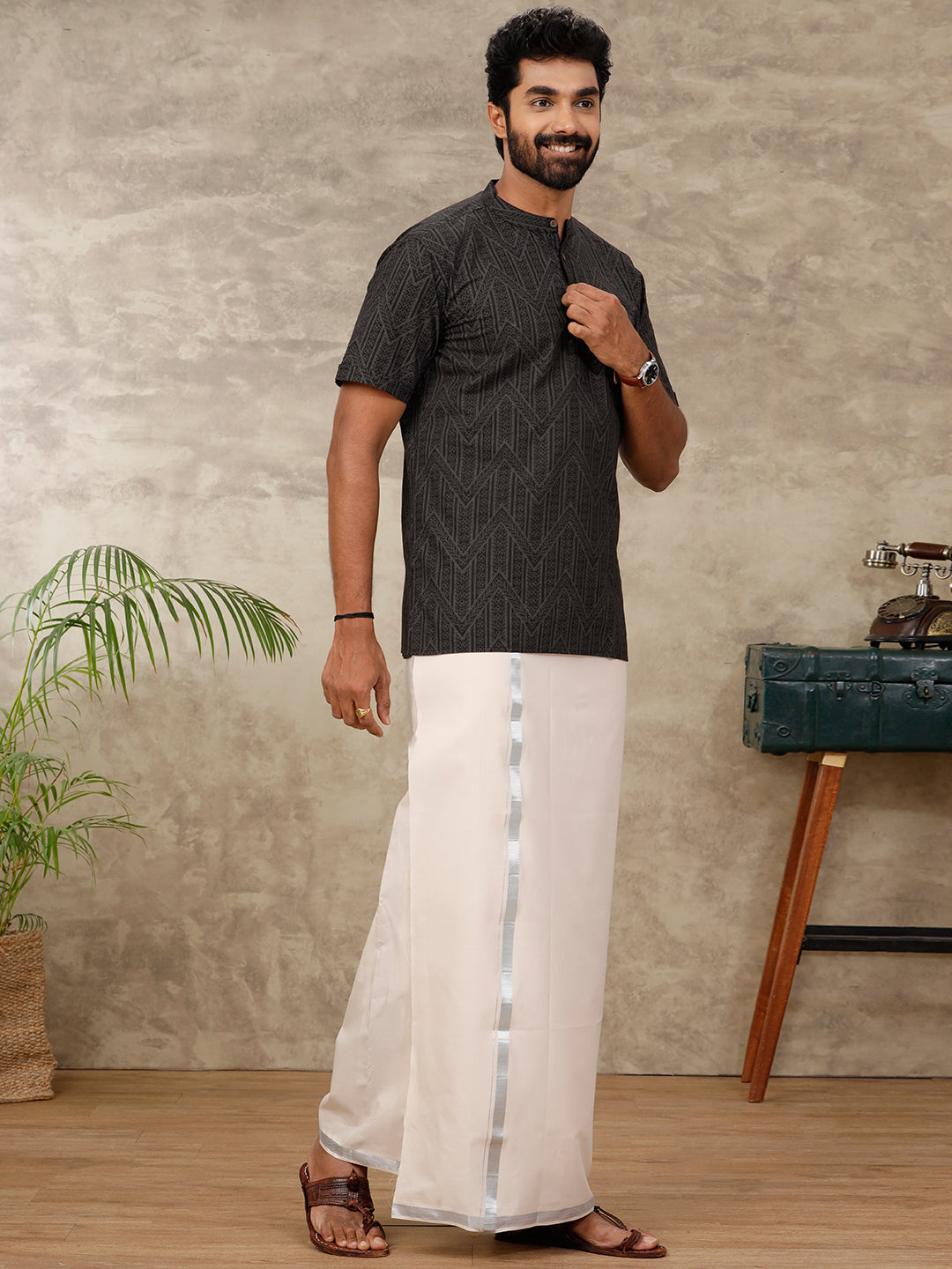 Men Short Length Pocket Kurta Black OC19