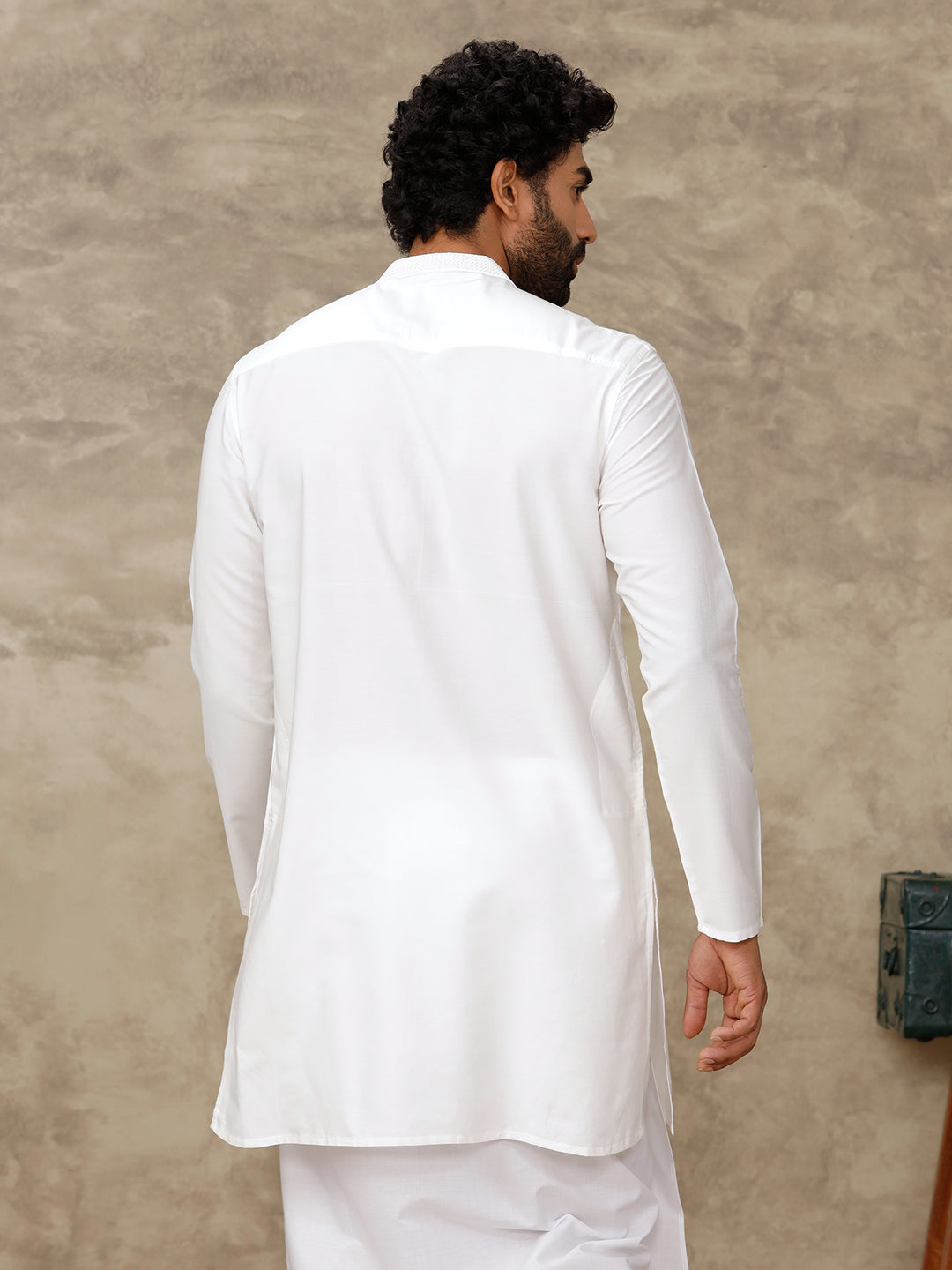 Men Medium Length Pocket Kurta off White RC27