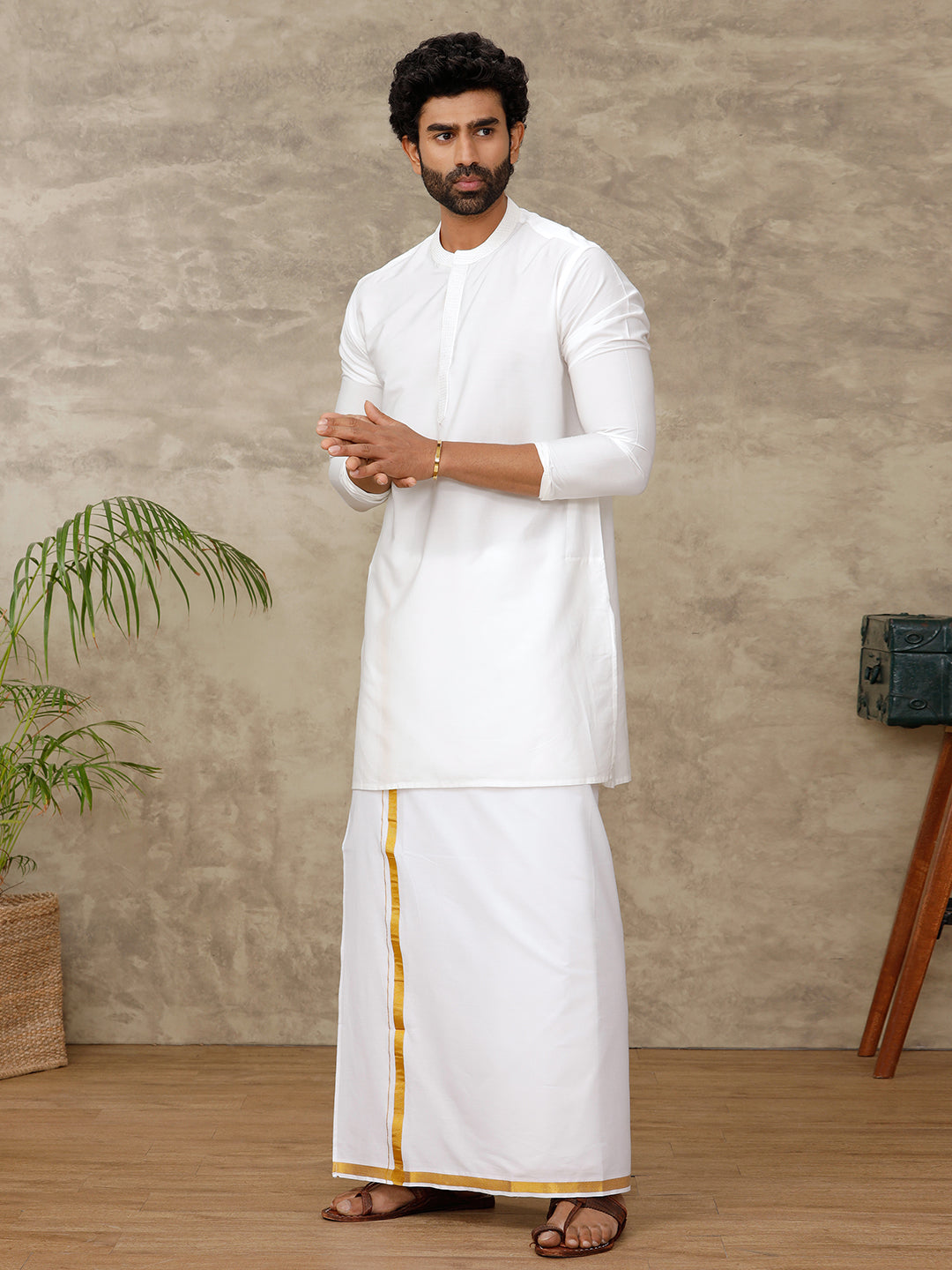 Men Medium Length Pocket Kurta off White RC27