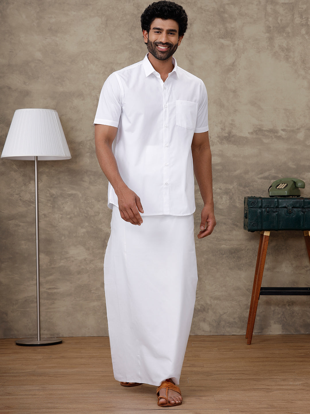 Men Small Border Single Dhoti White Golden Care Paramas