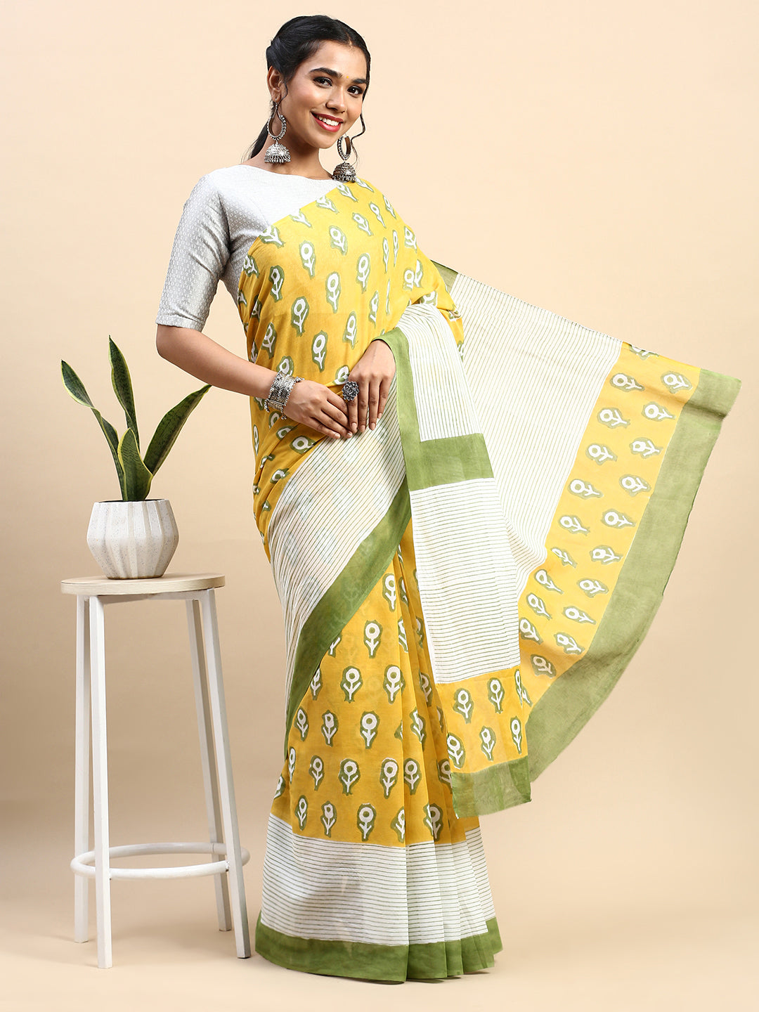 Womens Elegant Yellow with Off White Flower Printed Pure Cotton Saree PCS53