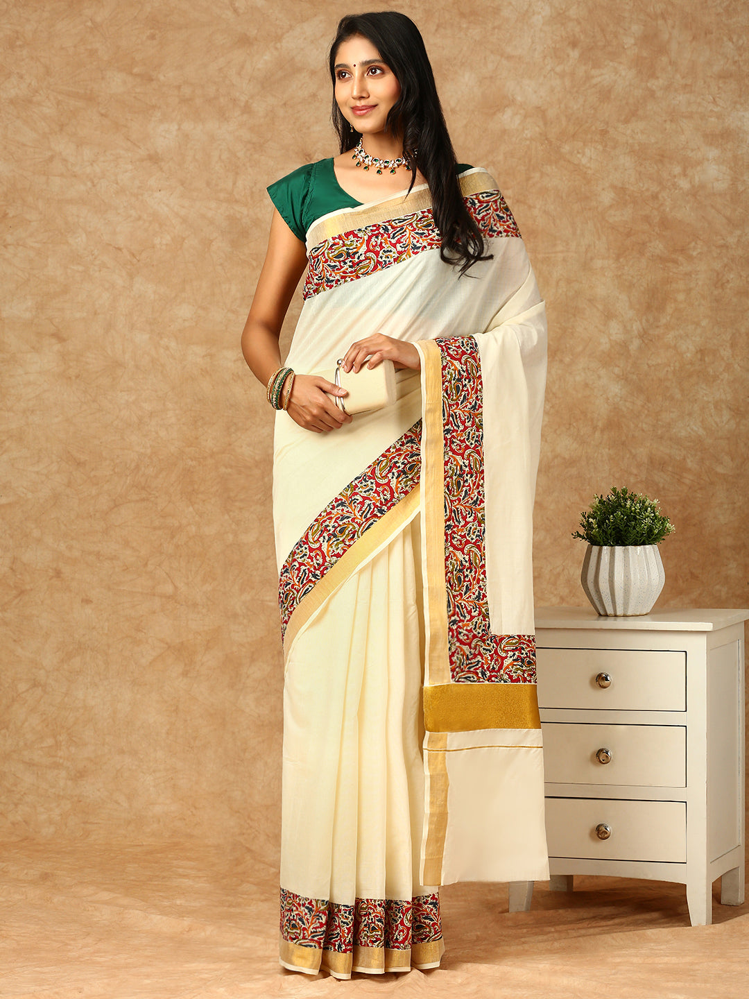 Women Kerala Cream Saree KS161