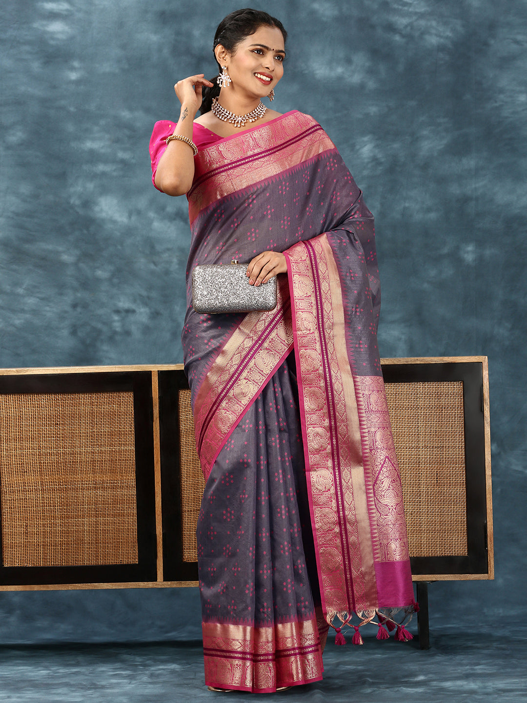 Womens Semi Cotton Weaving Saree SCS96