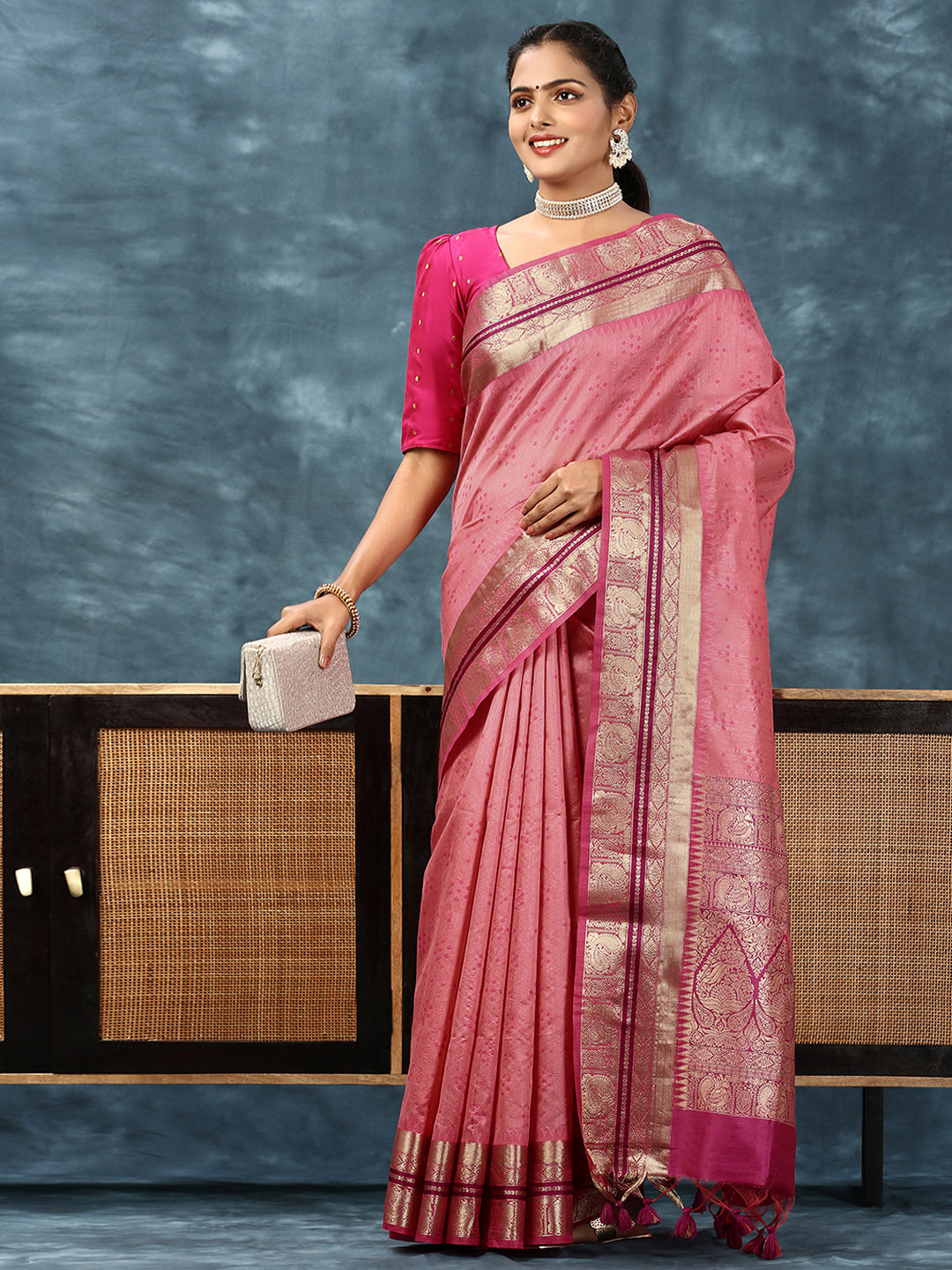 Womens Semi Cotton Weaving Saree SCS92