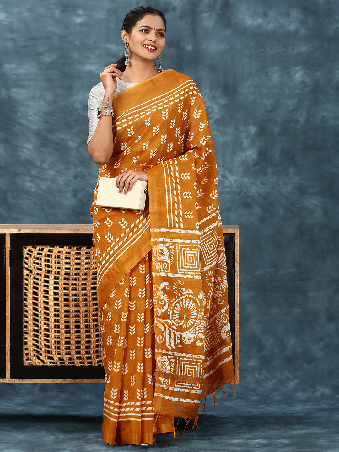 Women Semi Tussar Printed Saree Orange ST147