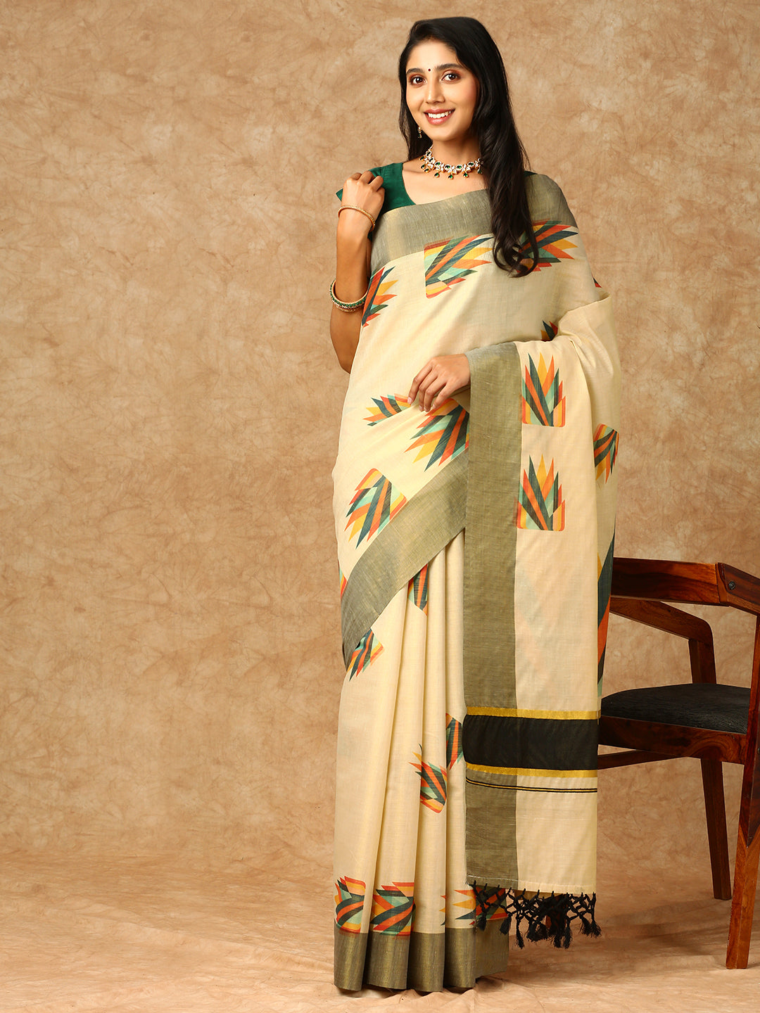 Women Kerala Cream Printed Saree KS145