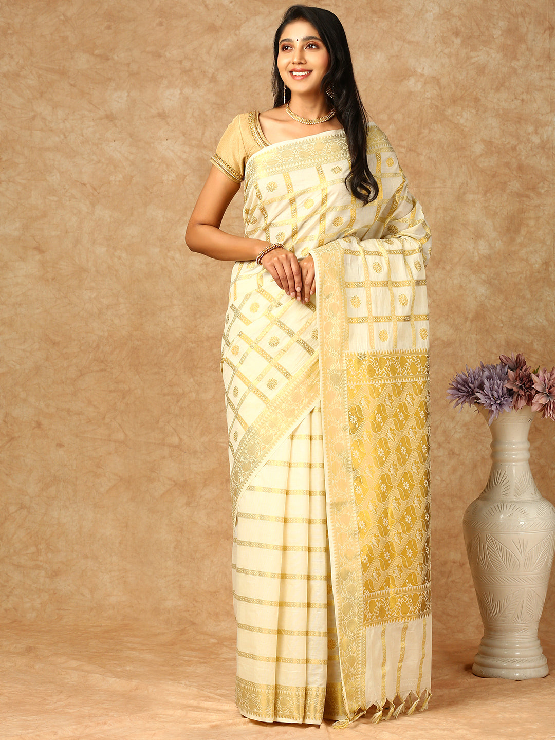 Women Kerala Cream Checked Saree KS153