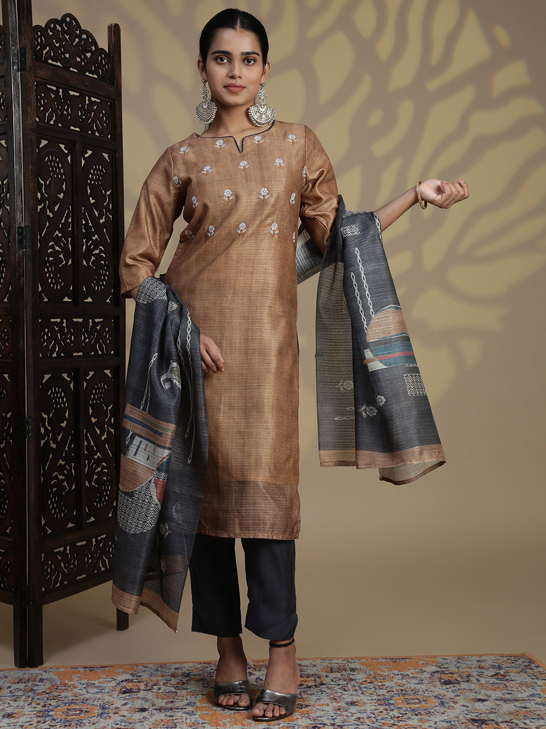 Women Cotton Golden Colour Flower Embroidered Kurti Set EKS94