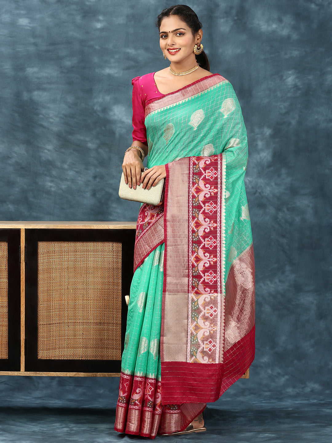 Women Semi Raw Silk Weaving Saree Green SRS85