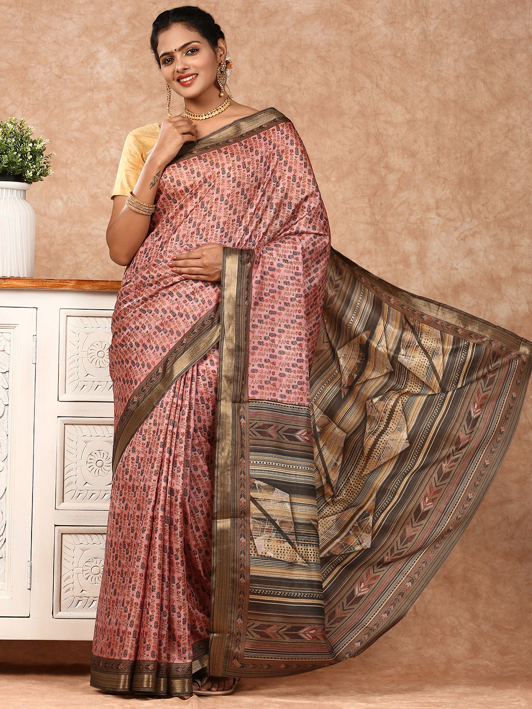 Women Semi Silk Print Saree Pink SS184