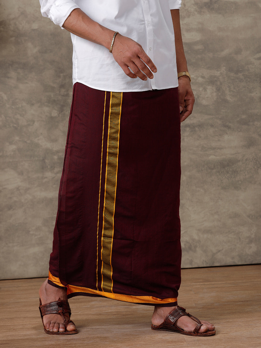 Men Brown Lungi with Fancy Border Colour Diamond CD08