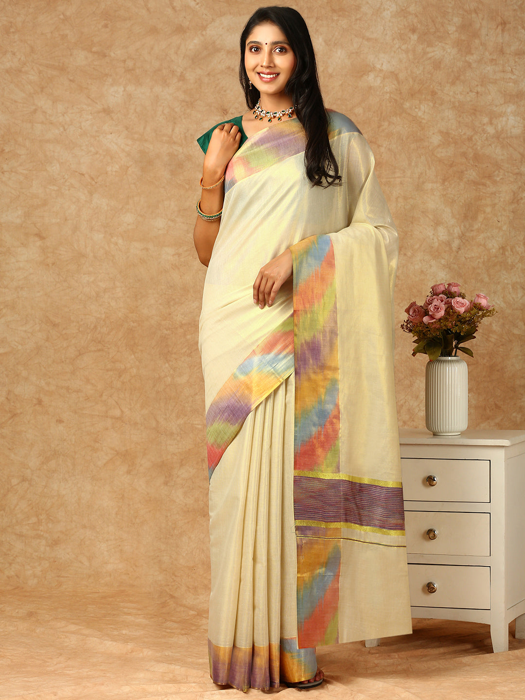 Women Kerala Gold Tissue Saree KS160