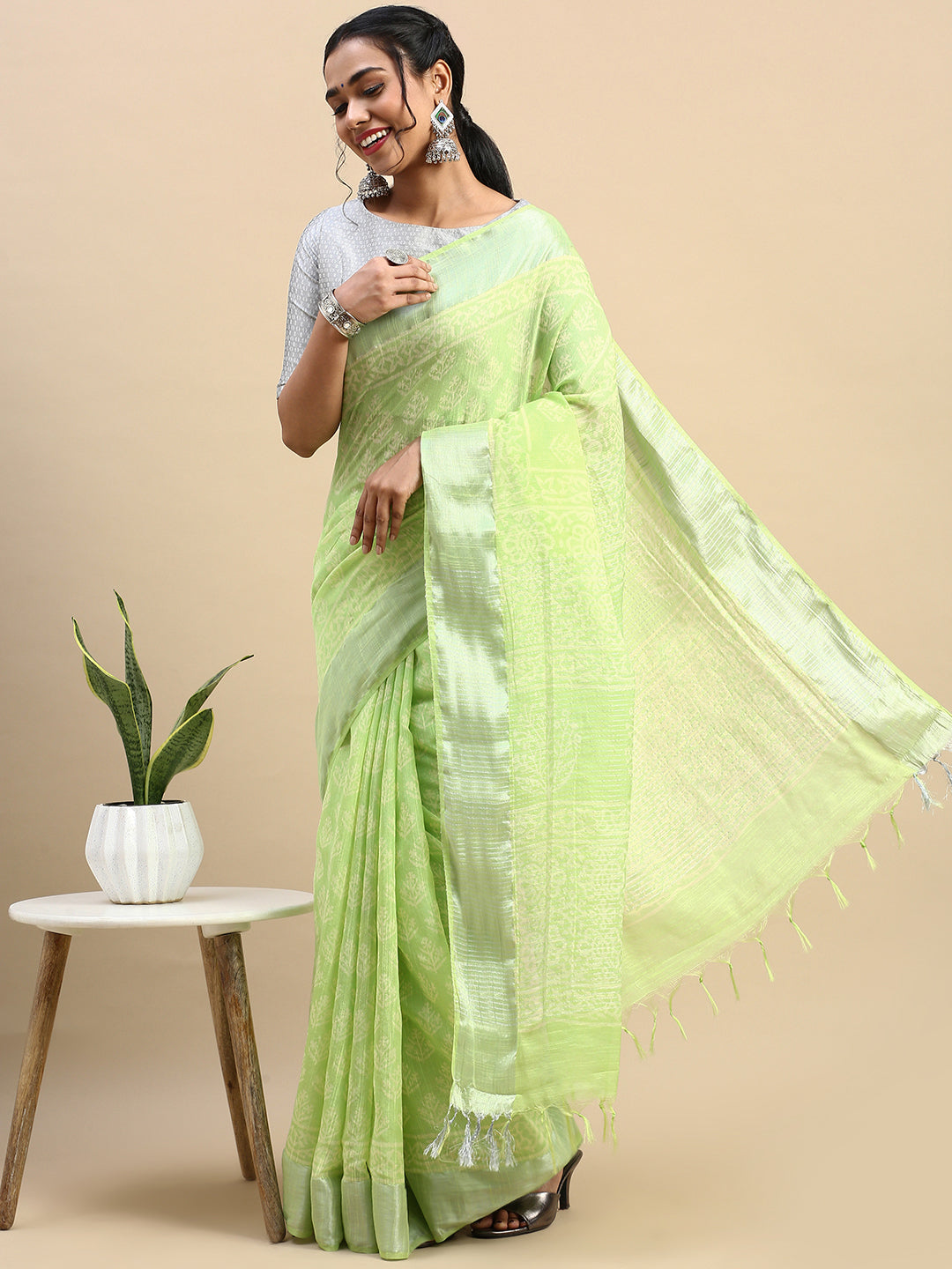 Womens Elegant Green Flower Printed with Silver Jari Pure Cotton Saree PCS64