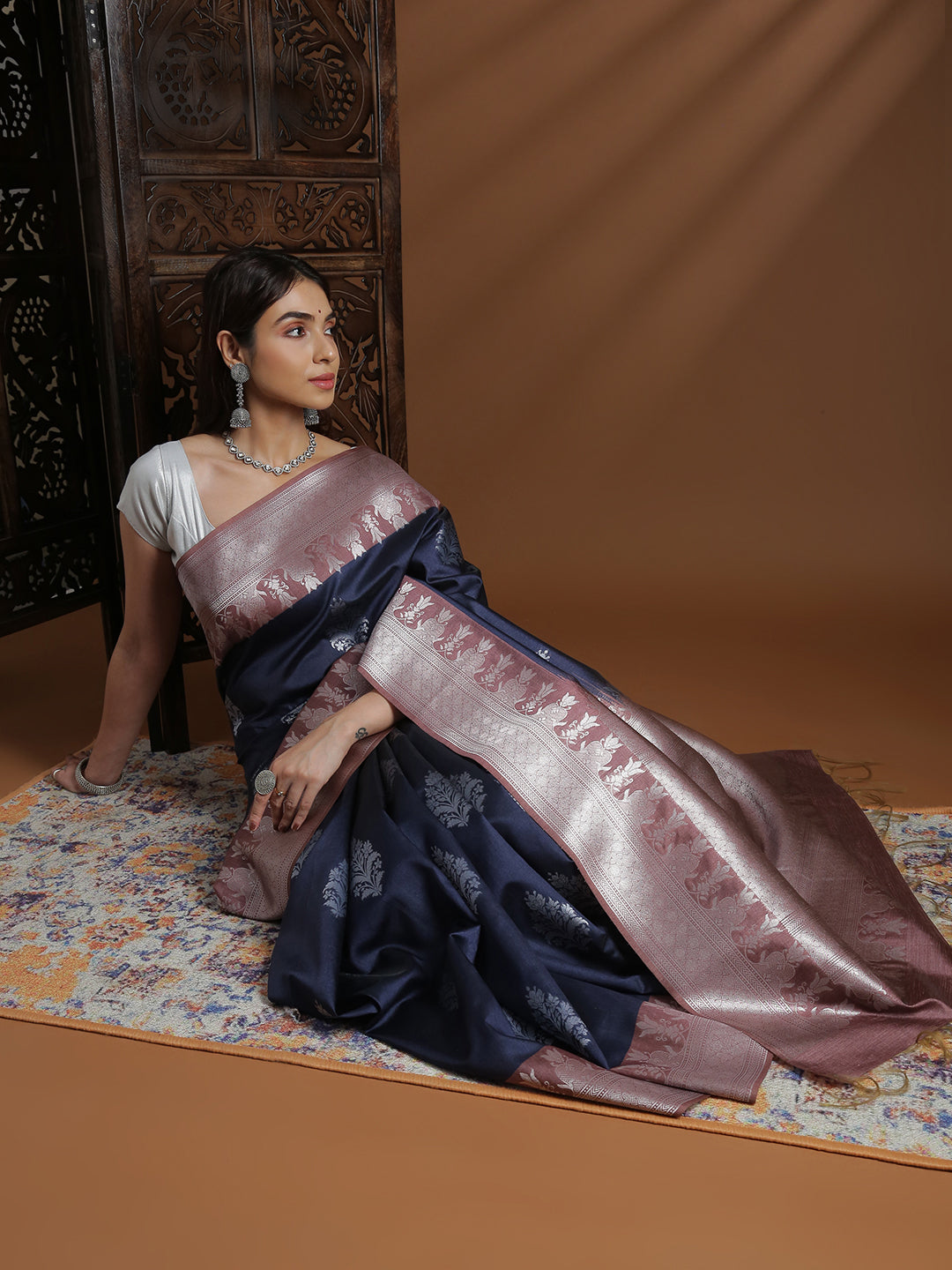 Women Semi Tussar Weaving Navy Saree ST317