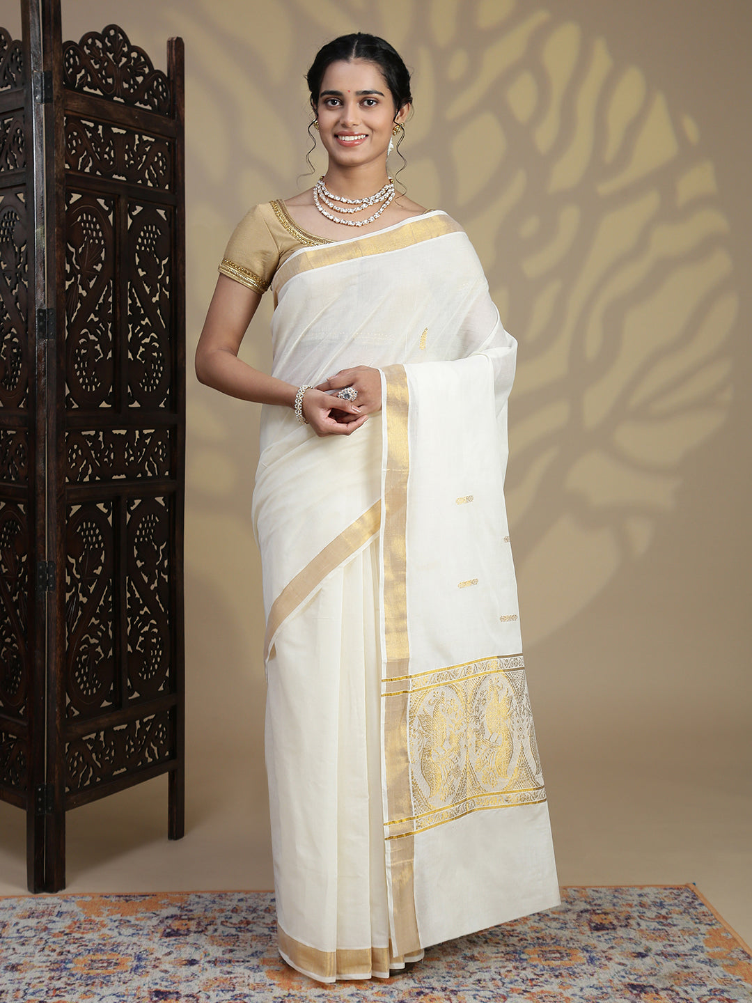 Women Traditional Kerala Cream Saree with Gold Jari KS237