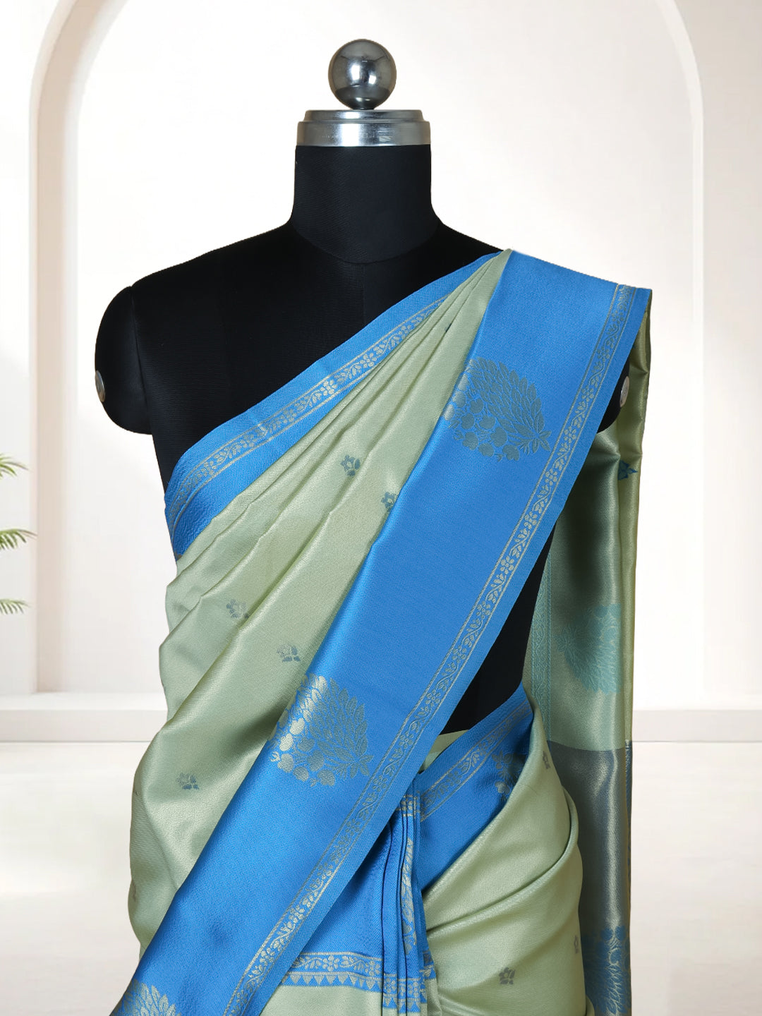 Women Green Art Silk Saree with Blue Border ASS107