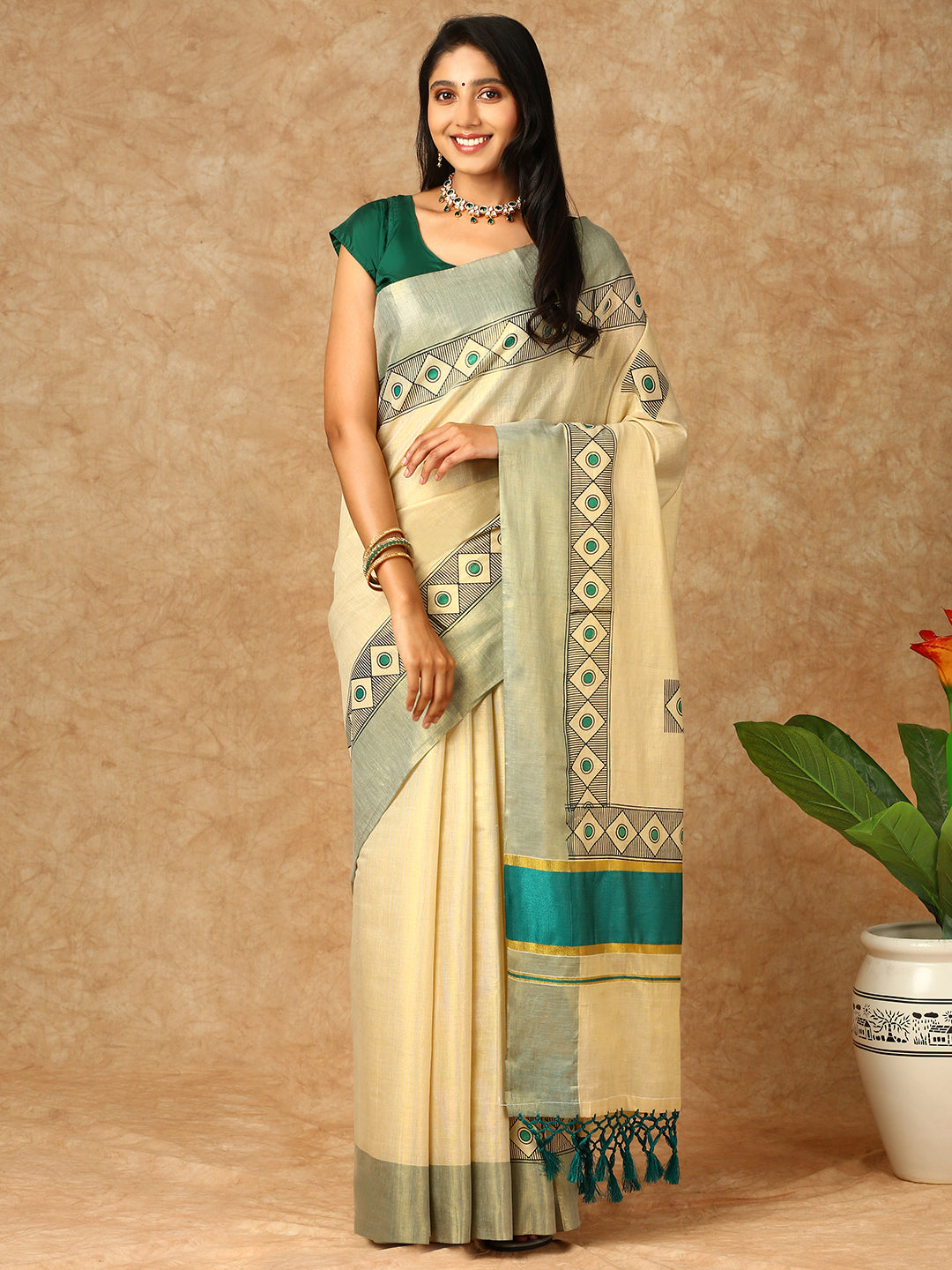 Women Kerala Cream Printed Saree KS150