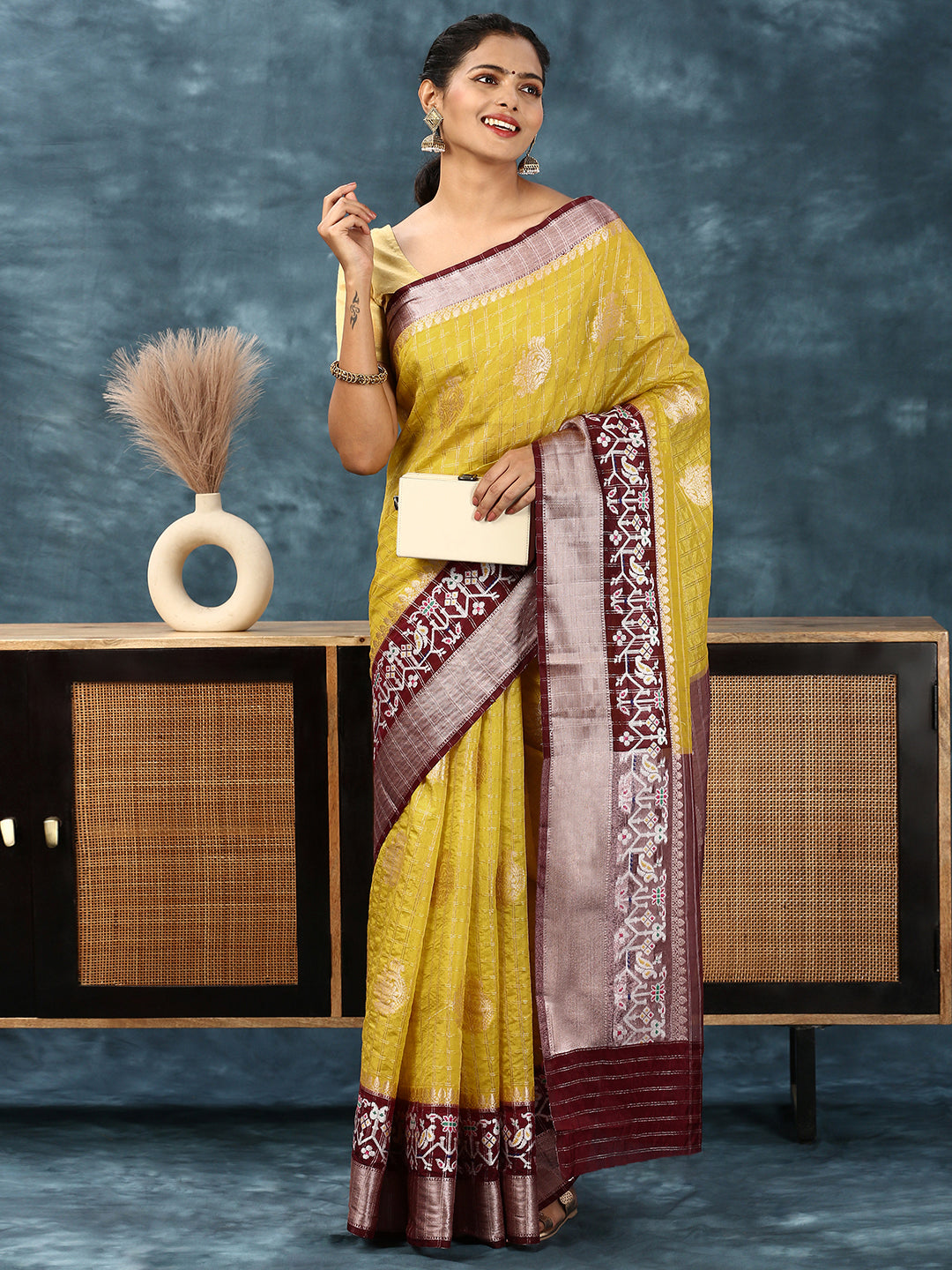 Women Semi Raw Silk Weaving Saree Yellow SRS93