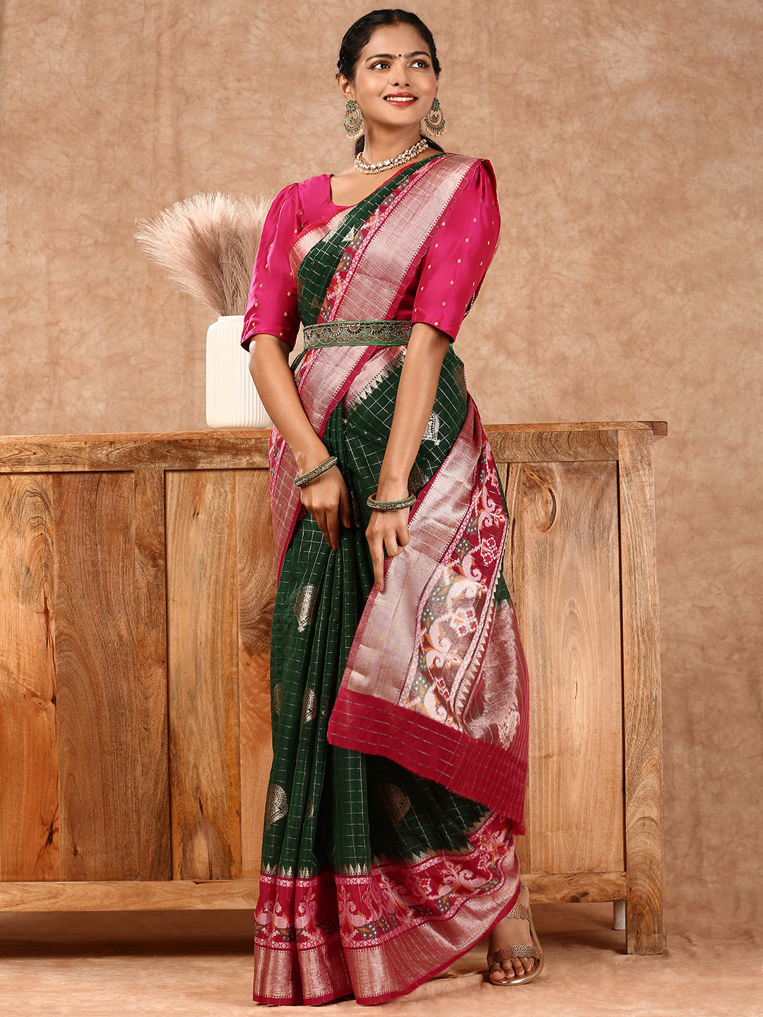 Women Semi Raw Silk Weaving Saree Green SRS78